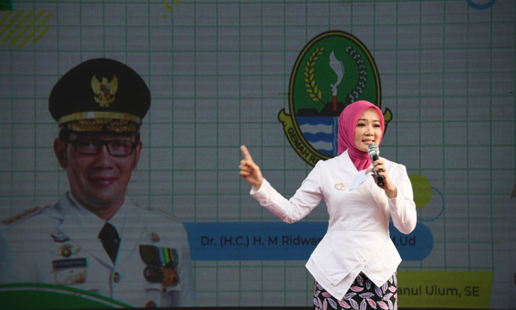 Bunda Literasi Provinsi Jawa Barat Atalia Praratya Ridwan Kamil