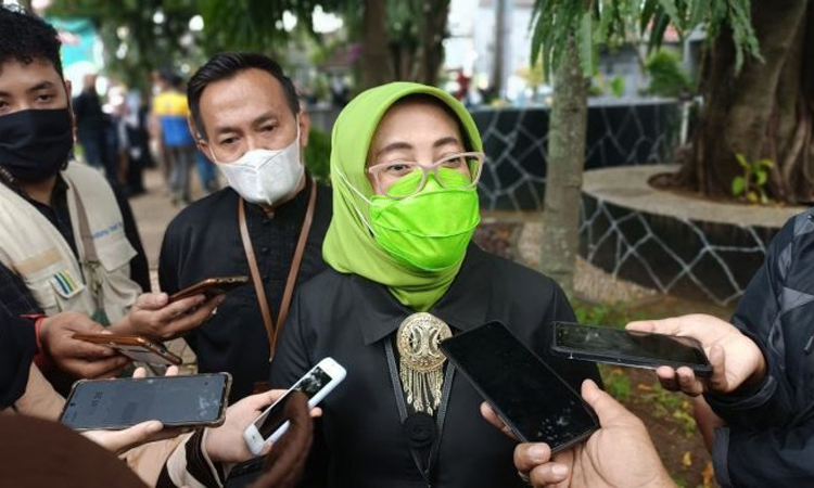 Elly Wasliah Kepala Disdagin Kota Bandung.