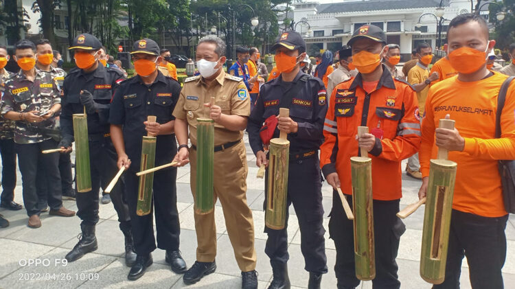 Wali Kota Bandung mengajak kesiapsiagaan bencana kepada Senkom.