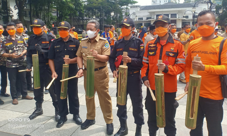 Wali Kota Bandung mengajak kesiapsiagaan bencana kepada Senkom.